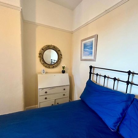 4 Bed Homely Retreat - Wolverhampton Zewnętrze zdjęcie