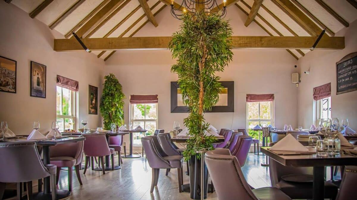 4 Bed Homely Retreat - Wolverhampton Zewnętrze zdjęcie