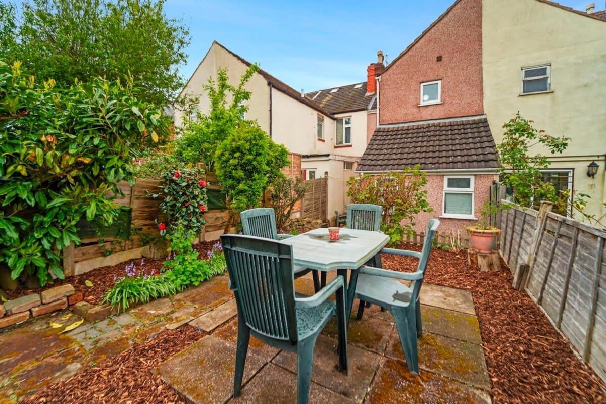 4 Bed Homely Retreat - Wolverhampton Zewnętrze zdjęcie